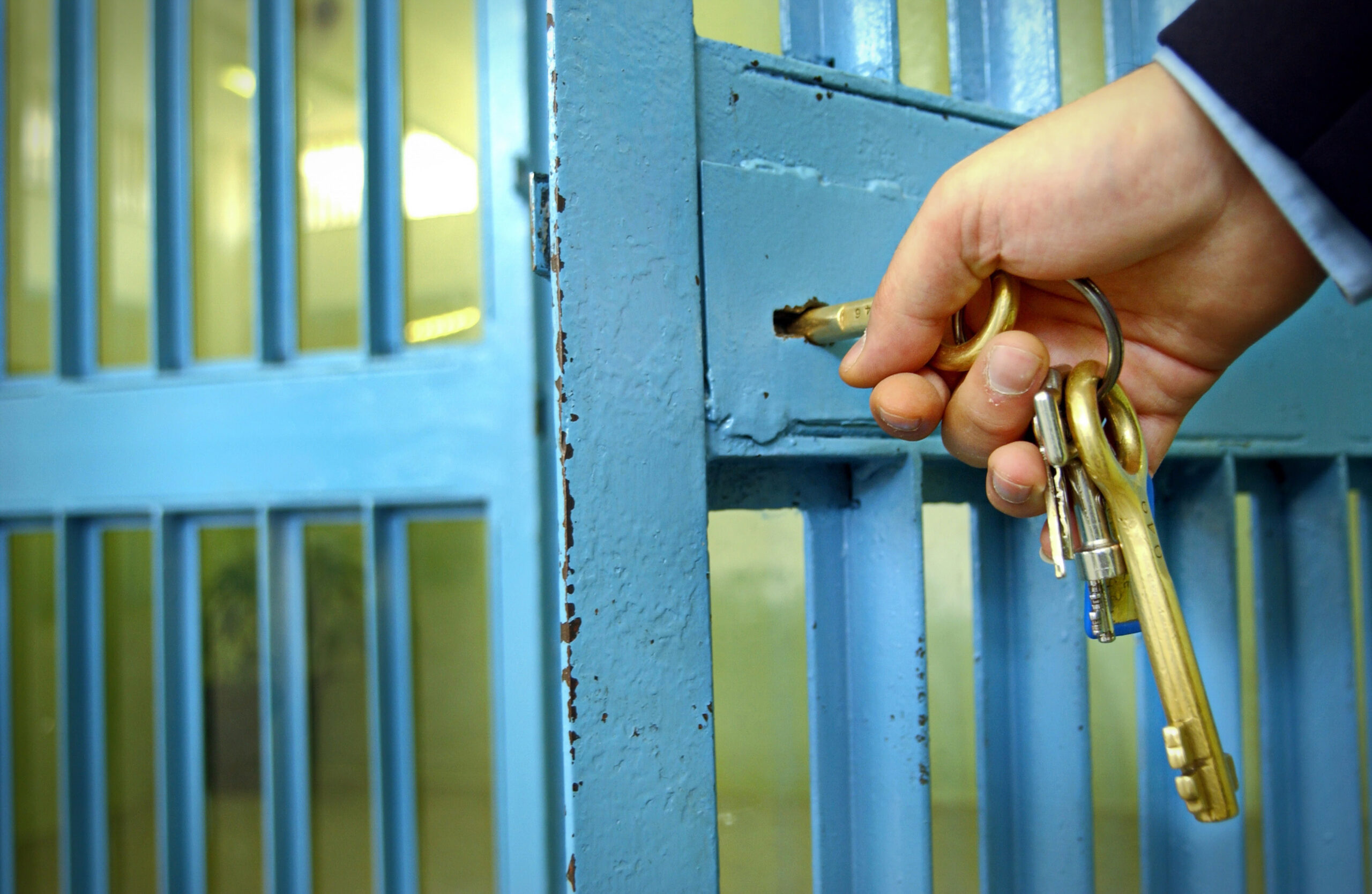 prison officer training courses